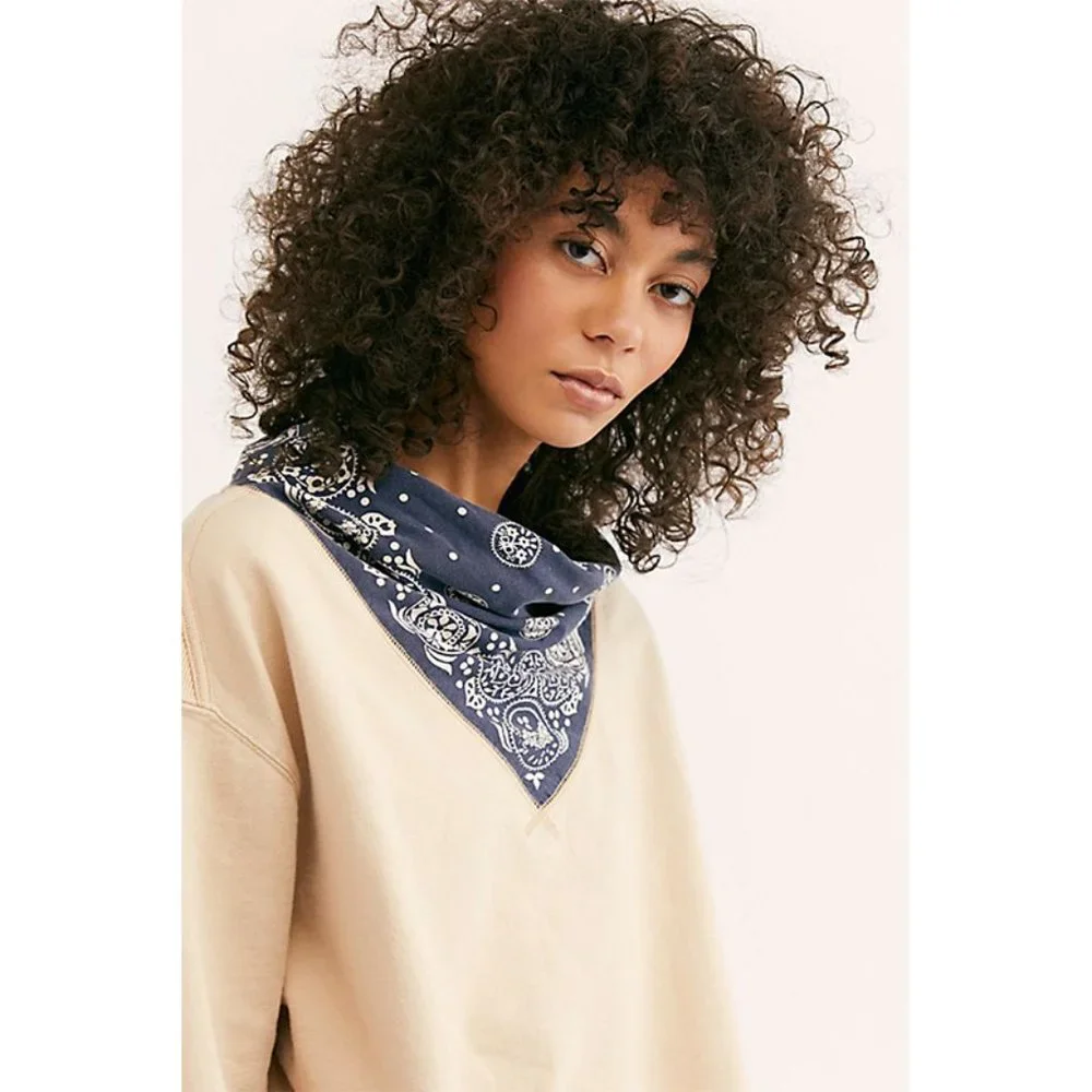 NWT Free People James Bandana Print Pullover Sweatshirt Ecru Ivory Navy Medium - Picture 3 of 11